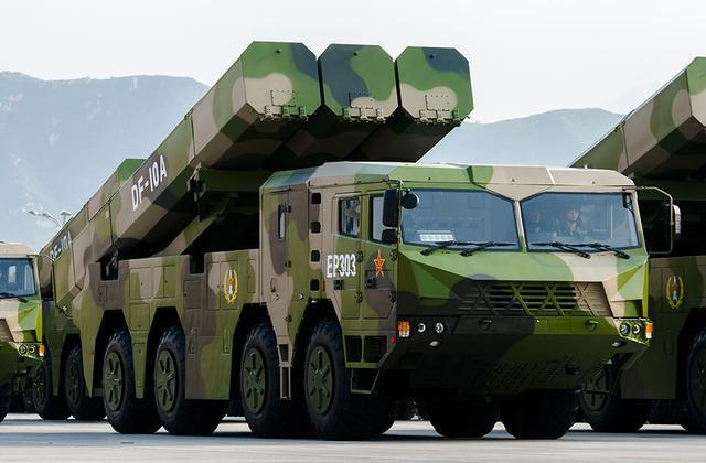 美称中国调整进攻性力量 配40颗卫星4千枚导弹