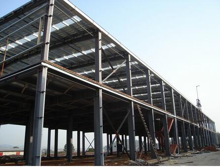 钢结构厂房中间柱抗震构造是怎样的？